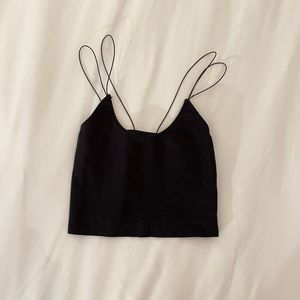 BLACK STRAPY CROP TOP